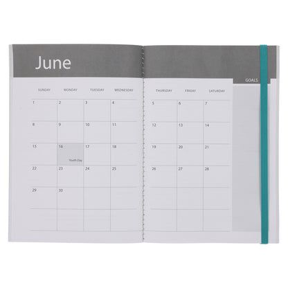 2025 A5 Daily Planner – Twisted Foliage